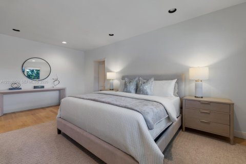 Casa en alquiler en Miami Beach, Florida, 6 dormitorios, 616.59 m2 № 2085887 - foto 25