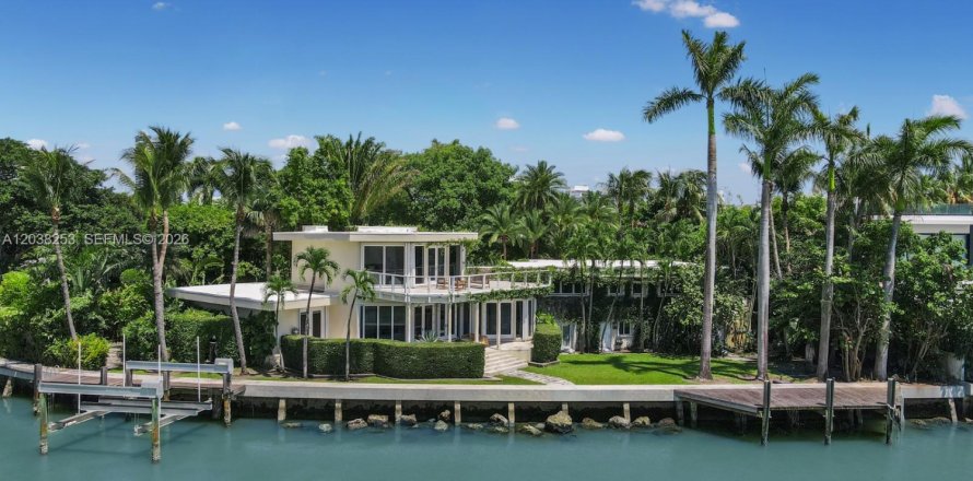 Casa en Miami Beach, Florida 6 dormitorios, 616.59 m2 № 2085887