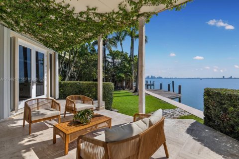 Casa en alquiler en Miami Beach, Florida, 6 dormitorios, 616.59 m2 № 2085887 - foto 9