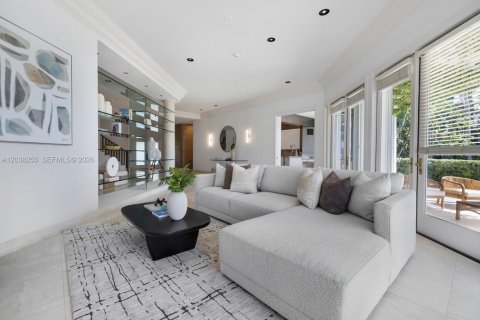 Casa en alquiler en Miami Beach, Florida, 6 dormitorios, 616.59 m2 № 2085887 - foto 8