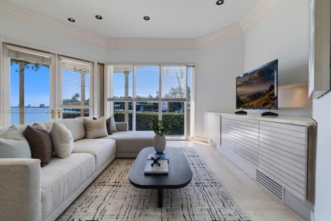 Casa en alquiler en Miami Beach, Florida, 6 dormitorios, 616.59 m2 № 2085887 - foto 7