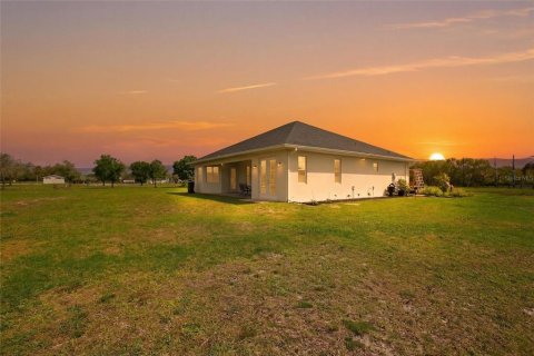 House in Myakka City, Florida 4 bedrooms, 214.79 sq.m. № 2214976 - photo 2