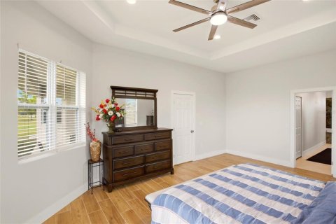 House in Myakka City, Florida 4 bedrooms, 214.79 sq.m. № 2214976 - photo 19