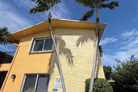 Снять в аренду кондоминиум в Холливуд, Флорида 1 спальня, 50.17м2, № 1972133 - фото 2