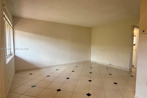 Снять в аренду кондоминиум в Холливуд, Флорида 1 спальня, 50.17м2, № 1972133 - фото 15