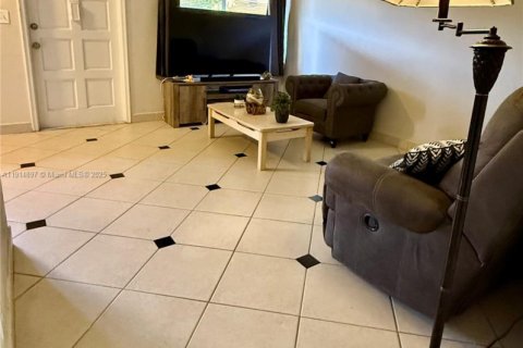 Снять в аренду кондоминиум в Холливуд, Флорида 1 спальня, 50.17м2, № 1972133 - фото 9