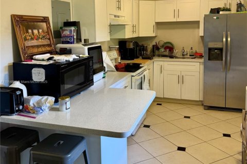 Снять в аренду кондоминиум в Холливуд, Флорида 1 спальня, 50.17м2, № 1972133 - фото 10