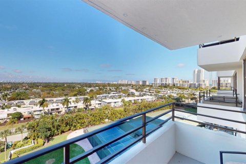Condo in Hallandale Beach, Florida, 2 bedrooms № 2075233 - photo 17