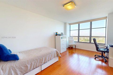 Condo in Hallandale Beach, Florida, 2 bedrooms № 2075233 - photo 22