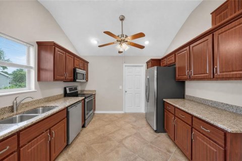 Casa en venta en Lady Lake, Florida, 2 dormitorios, 115.2 m2 № 2203746 - foto 12