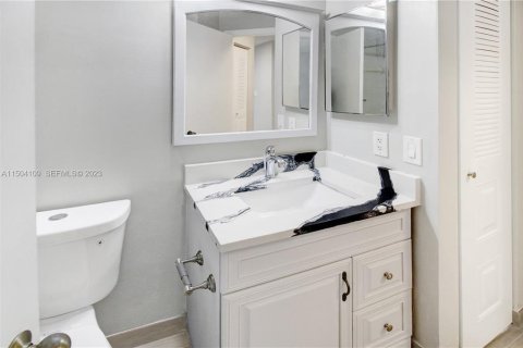 Copropriété à louer à Coral Springs, Floride: 2 chambres, 96.99 m2 № 2433928 - photo 25