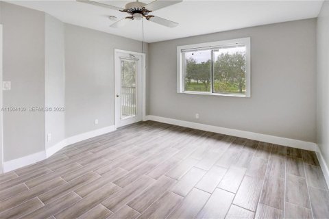 Copropriété à louer à Coral Springs, Floride: 2 chambres, 96.99 m2 № 2433928 - photo 13