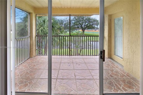 Copropriété à louer à Coral Springs, Floride: 2 chambres, 96.99 m2 № 2433928 - photo 16