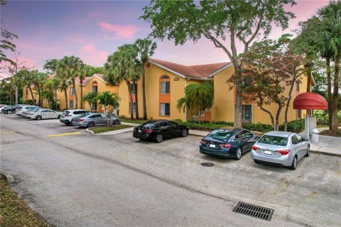 Copropriété à louer à Coral Springs, Floride: 2 chambres, 96.99 m2 № 2433928 - photo 9