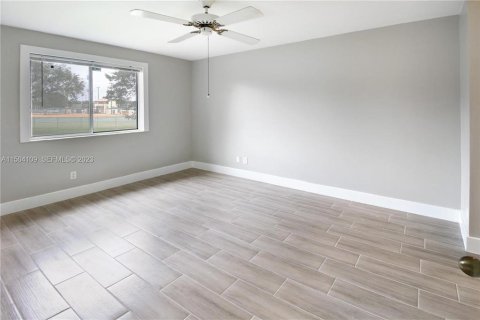Copropriété à louer à Coral Springs, Floride: 2 chambres, 96.99 m2 № 2433928 - photo 12