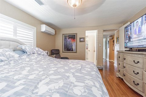 Casa en venta en Saint Petersburg, Florida, 3 dormitorios, 154.5 m2 № 2110321 - foto 17