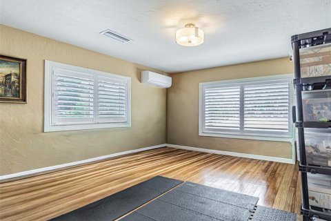 Casa en venta en Saint Petersburg, Florida, 3 dormitorios, 154.5 m2 № 2110321 - foto 18