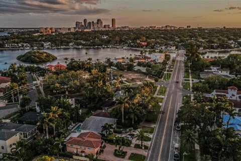 Casa en venta en Saint Petersburg, Florida, 3 dormitorios, 154.5 m2 № 2110321 - foto 2
