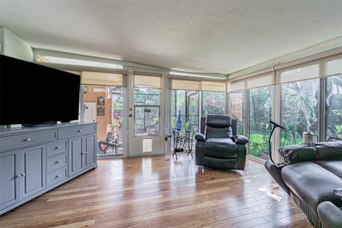 Casa en venta en Saint Petersburg, Florida, 3 dormitorios, 154.5 m2 № 2110321 - foto 13