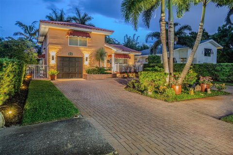 Casa en venta en Saint Petersburg, Florida, 3 dormitorios, 154.5 m2 № 2110321 - foto 4