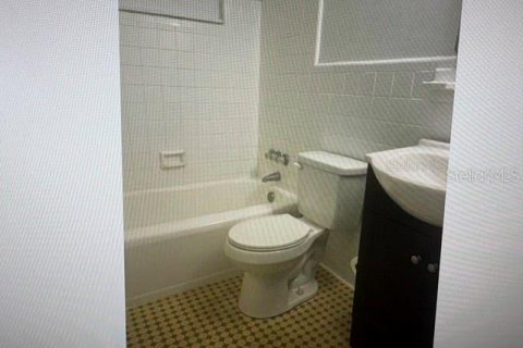 Villa ou maison à louer à Orlando, Floride: 2 chambres, 92.9 m2 № 2410281 - photo 8