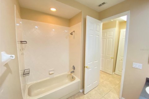 Townhouse in Orlando, Florida 4 bedrooms, 169.73 sq.m. № 2148966 - photo 25