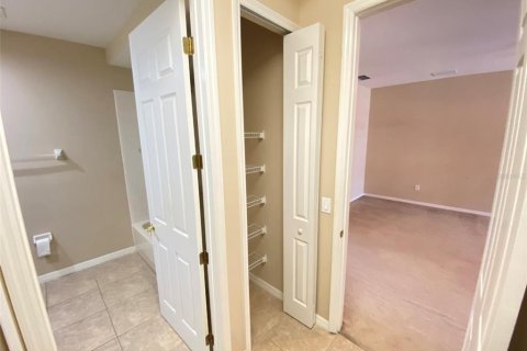 Townhouse in Orlando, Florida 4 bedrooms, 169.73 sq.m. № 2148966 - photo 21
