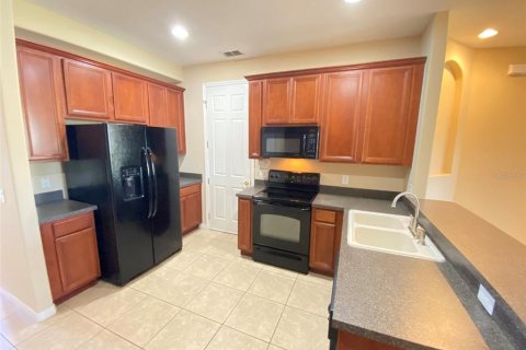 Townhouse in Orlando, Florida 4 bedrooms, 169.73 sq.m. № 2148966 - photo 3