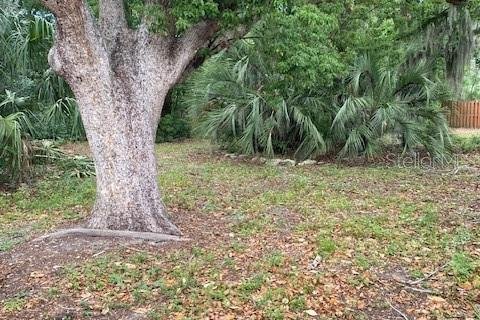 House in Spring Hill, Florida 3 bedrooms, 104.79 sq.m. № 2197064 - photo 24