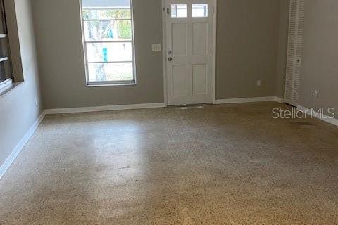 House in Spring Hill, Florida 3 bedrooms, 104.79 sq.m. № 2197064 - photo 4