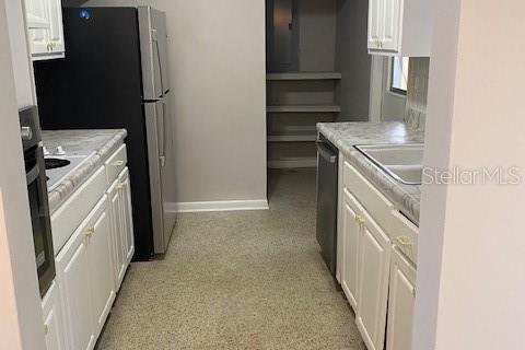 House in Spring Hill, Florida 3 bedrooms, 104.79 sq.m. № 2197064 - photo 6