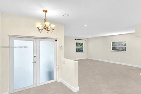 Casa en alquiler en Miami, Florida, 3 dormitorios № 1994981 - foto 10