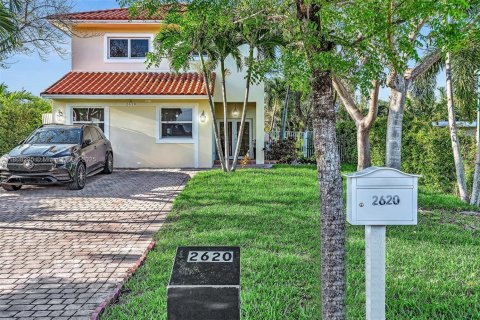 Casa en alquiler en Miami, Florida, 3 dormitorios № 1994981 - foto 3