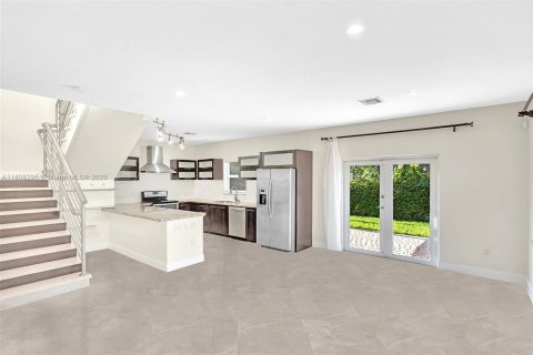 Casa en alquiler en Miami, Florida, 3 dormitorios № 1994981 - foto 18