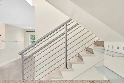 Casa en alquiler en Miami, Florida, 3 dormitorios № 1994981 - foto 29