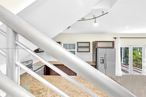 Casa en alquiler en Miami, Florida, 3 dormitorios № 1994981 - foto 23