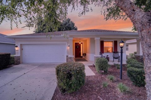 House in Ocala, Florida 2 bedrooms, 161.37 sq.m. № 2324186 - photo 2