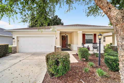 House in Ocala, Florida 2 bedrooms, 161.37 sq.m. № 2324186