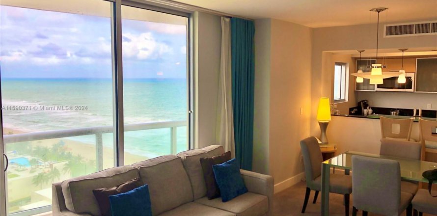 Condominio en Sunny Isles Beach, Florida, 2 dormitorios № 1979318