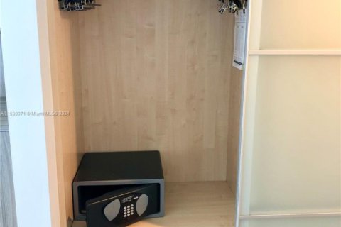 Condominio en venta en Sunny Isles Beach, Florida, 2 dormitorios, 139.07 m2 № 1979318 - foto 21