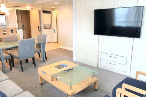 Condominio en venta en Sunny Isles Beach, Florida, 2 dormitorios, 139.07 m2 № 1979318 - foto 4