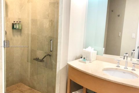 Condominio en venta en Sunny Isles Beach, Florida, 2 dormitorios, 139.07 m2 № 1979318 - foto 30