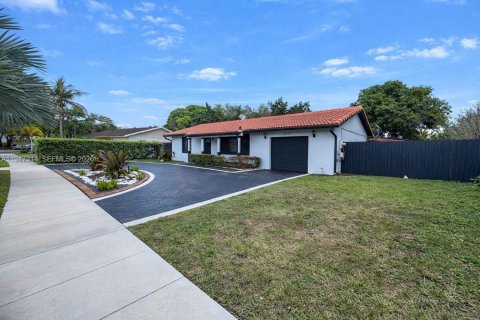 Casa en venta en Miami, Florida, 3 dormitorios, 157.38 m2 № 2003519 - foto 3