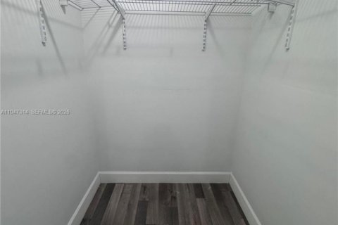 Casa en venta en Miami, Florida, 3 dormitorios, 157.38 m2 № 2003519 - foto 9