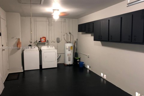 Casa en venta en Miami, Florida, 3 dormitorios, 157.38 m2 № 2003519 - foto 16