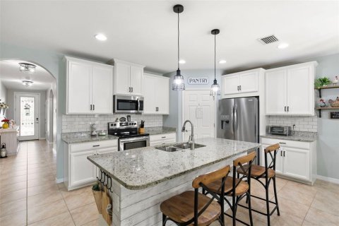 Casa en venta en Fort Myers, Florida, 4 dormitorios, 169.83 m2 № 2272789 - foto 4