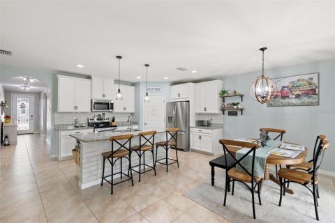 Casa en venta en Fort Myers, Florida, 4 dormitorios, 169.83 m2 № 2272789 - foto 3