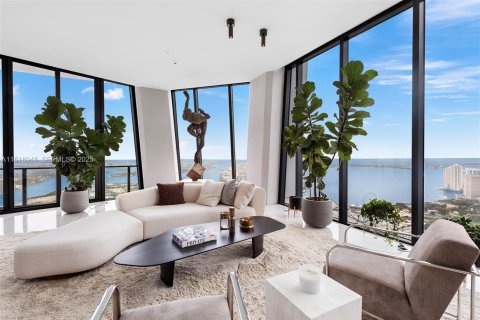 Condo à Miami, Floride, 5 chambres  № 2039006
