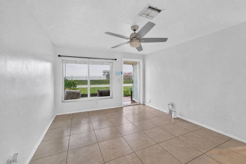 Villa ou maison à louer à Hollywood, Floride: 3 chambres, 112.41 m2 № 2293603 - photo 7