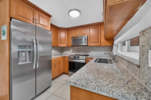 Villa ou maison à louer à Hollywood, Floride: 3 chambres, 112.41 m2 № 2293603 - photo 10